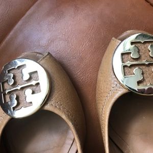 Tory burch tan wedges